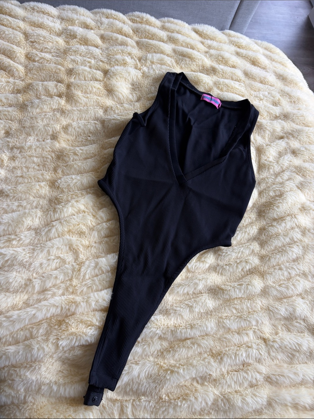 Edikted v neck bodysuit